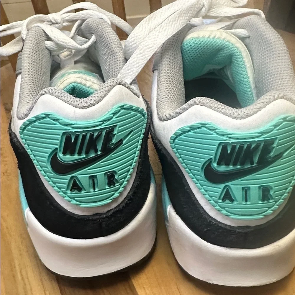Nike Air Max Youth 6 1/2 black white aqua gray athletic shoe